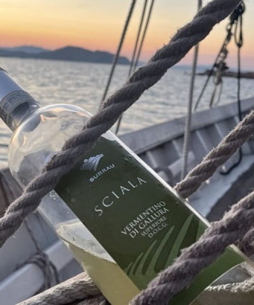Excursion en bateau au coucher du soleil Tavolara avec apéritif Sailing San Paolo